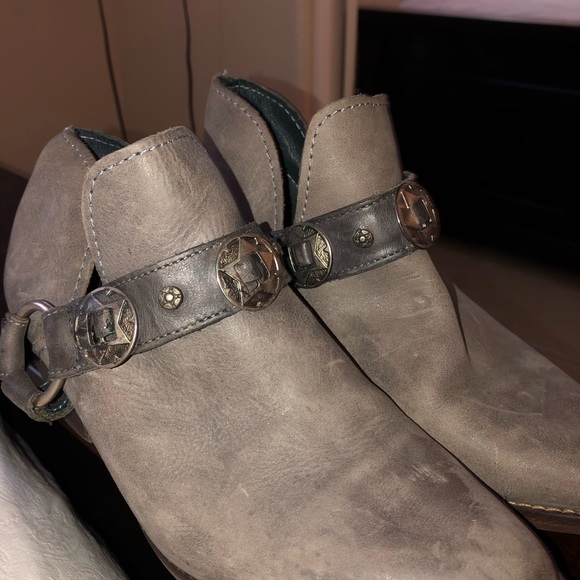 Grey Buckle Boots- Steve Madden - Picture 4 of 4